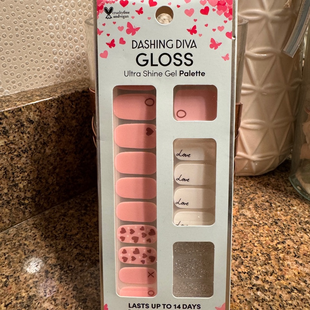 Dashing diva Gloss Ultra Shine Gel Palette - Pink and Silver‎